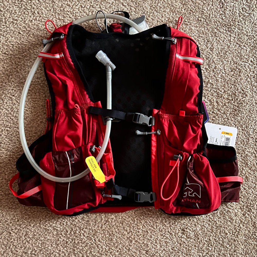 New with tags - Nathan VaporAir 2.0 7L unisex L-XXL